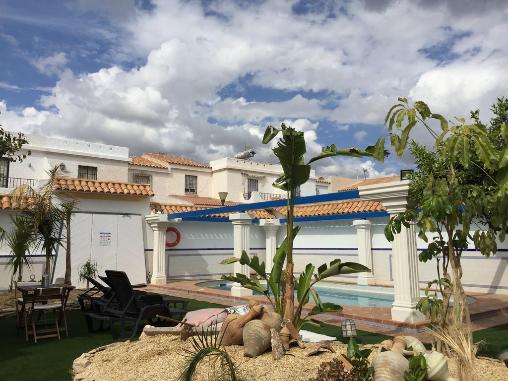 16:9 Los Molinos Suites Almeria Phòng bức ảnh